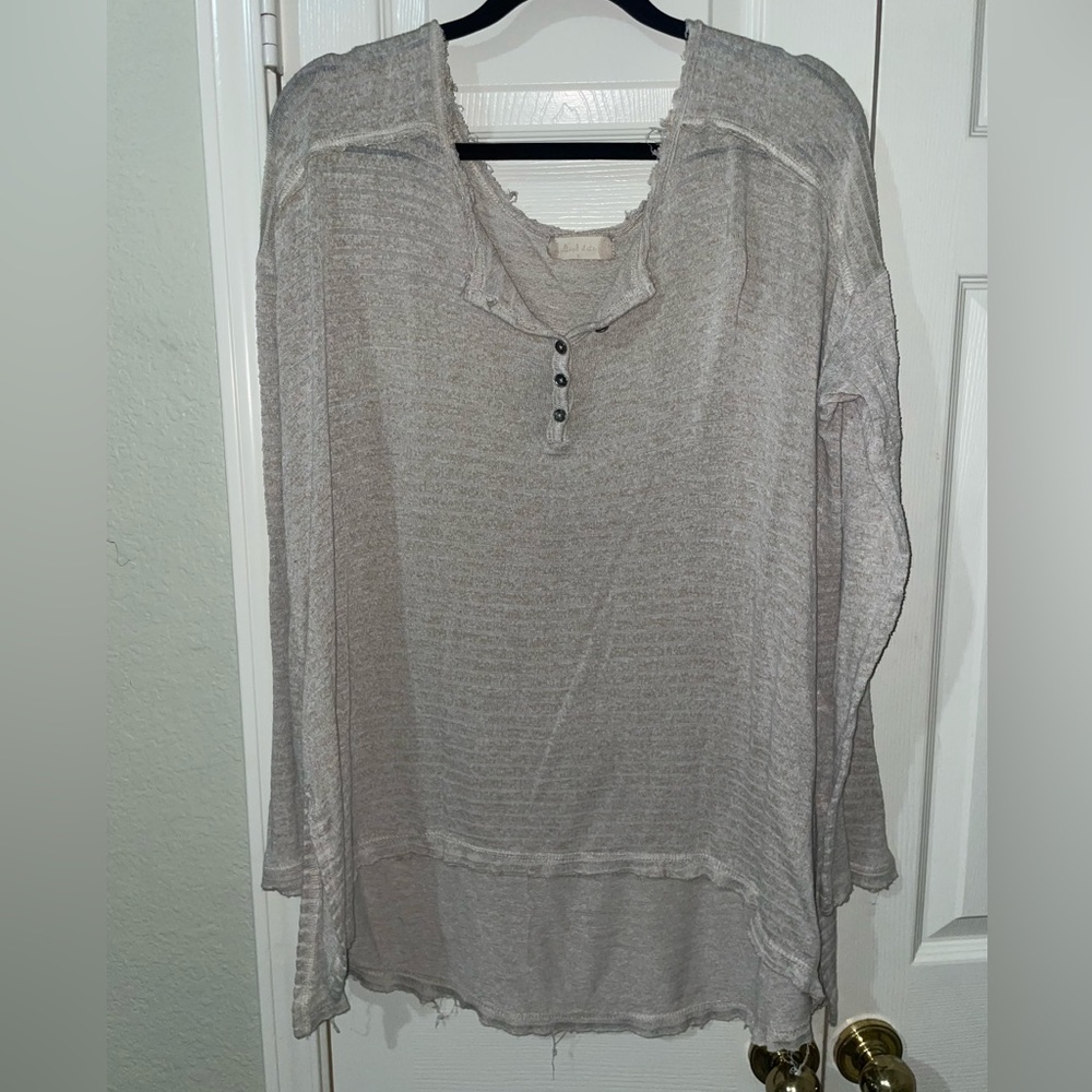 Altard State oversized cream long sleeve blouse in Large.